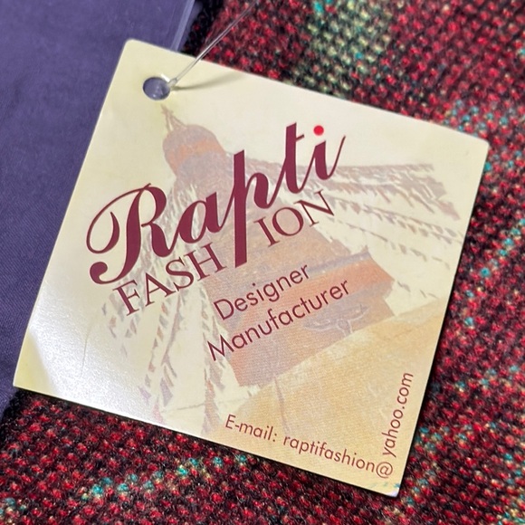 Ash Vibrant Red and Green Scarf - Picture 2 of 3